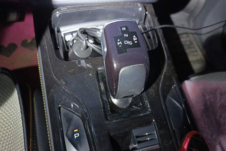 Used Bestune T77 2021 PRO 280 TID Automatic Luxury Model Gear Lever