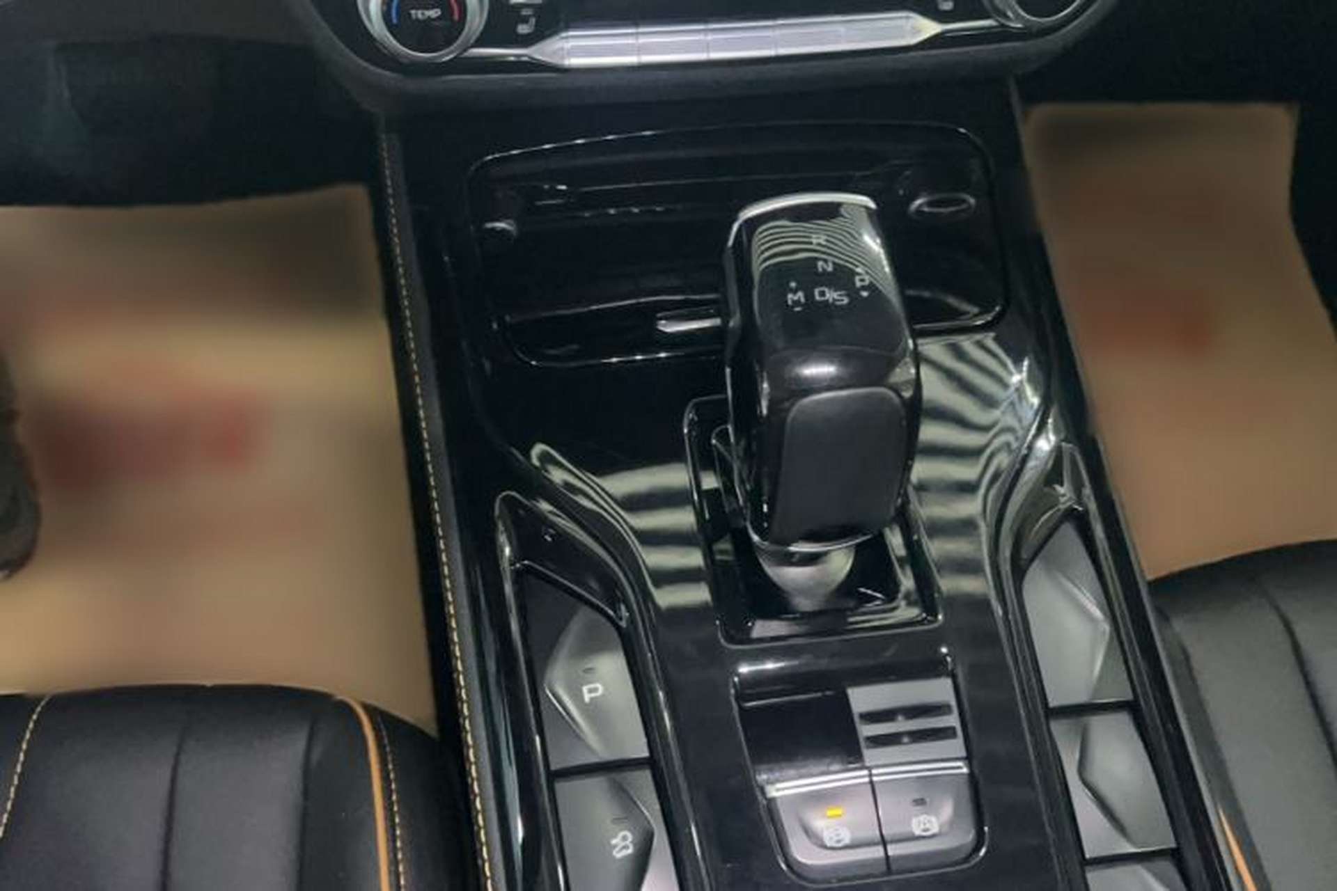 Used Bestune T77 2021 PRO 280 TID Automatic Luxury Model Gear Lever