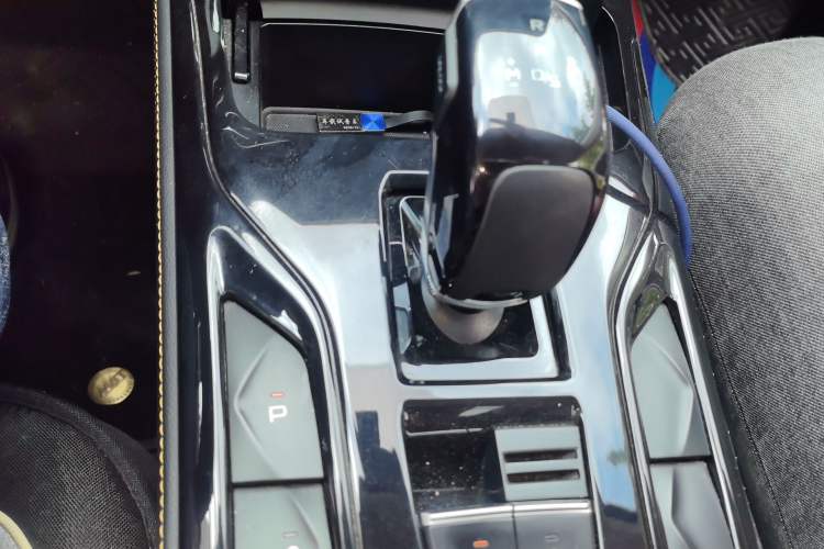 Used Bestune T77 2021 PRO 280 TID Automatic Luxury Model Gear Lever