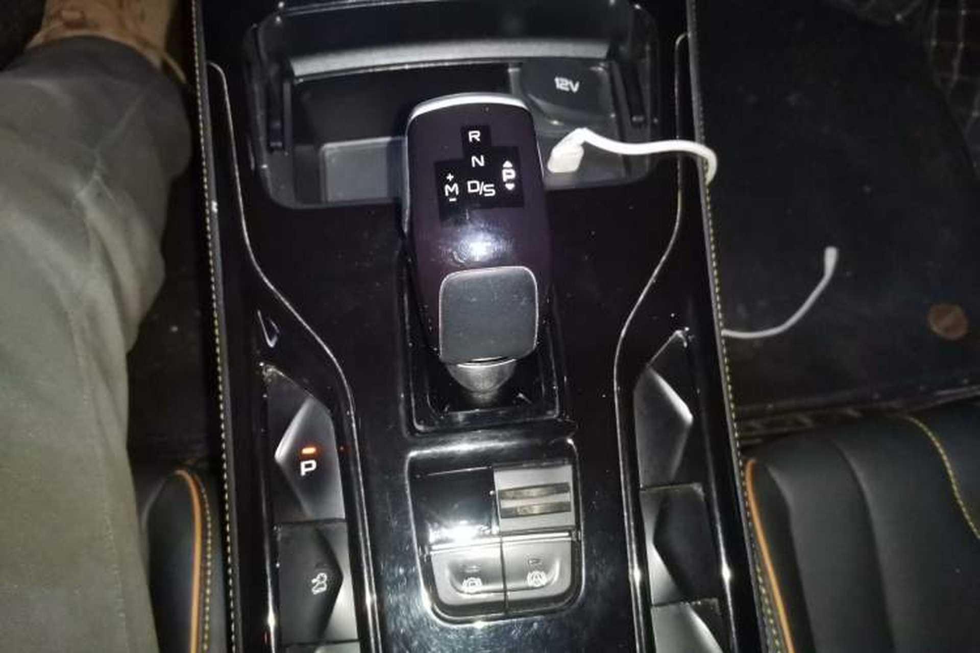 Used Bestune T77 2021 PRO 280 TID Automatic Luxury Model Gear Lever