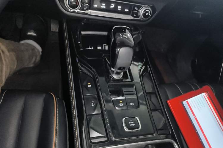 Used Bestune T77 2021 PRO 280 TID Automatic Luxury Model Gear Lever