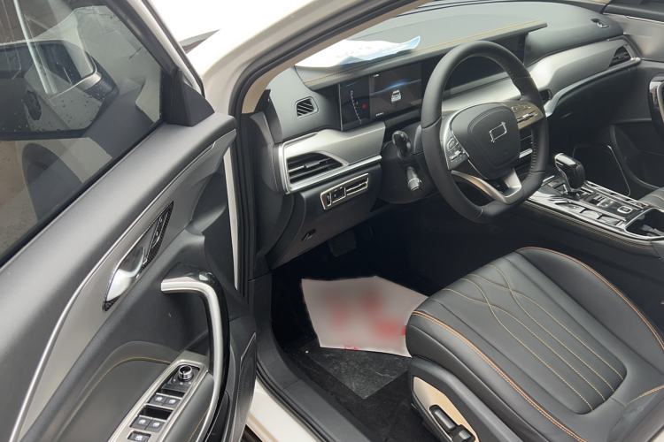 Used Bestune T77 2021 PRO 280 TID Automatic Luxury Model Interior 2