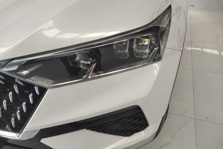 Used Bestune T77 2021 PRO 280 TID Automatic Luxury Model Left Front Headlight