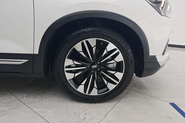 Used Bestune T77 2021 PRO 280 TID Automatic Luxury Model Left Front Wheel Hub
