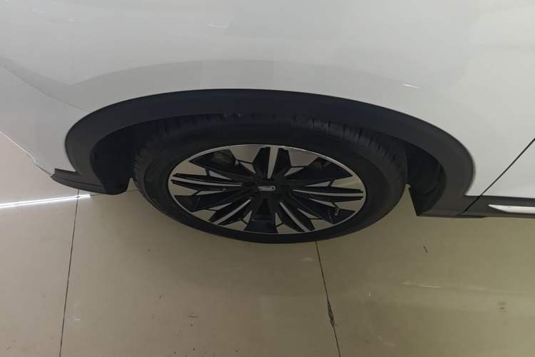 Used Bestune T77 2021 PRO 280 TID Automatic Luxury Model Left Front Wheel Hub