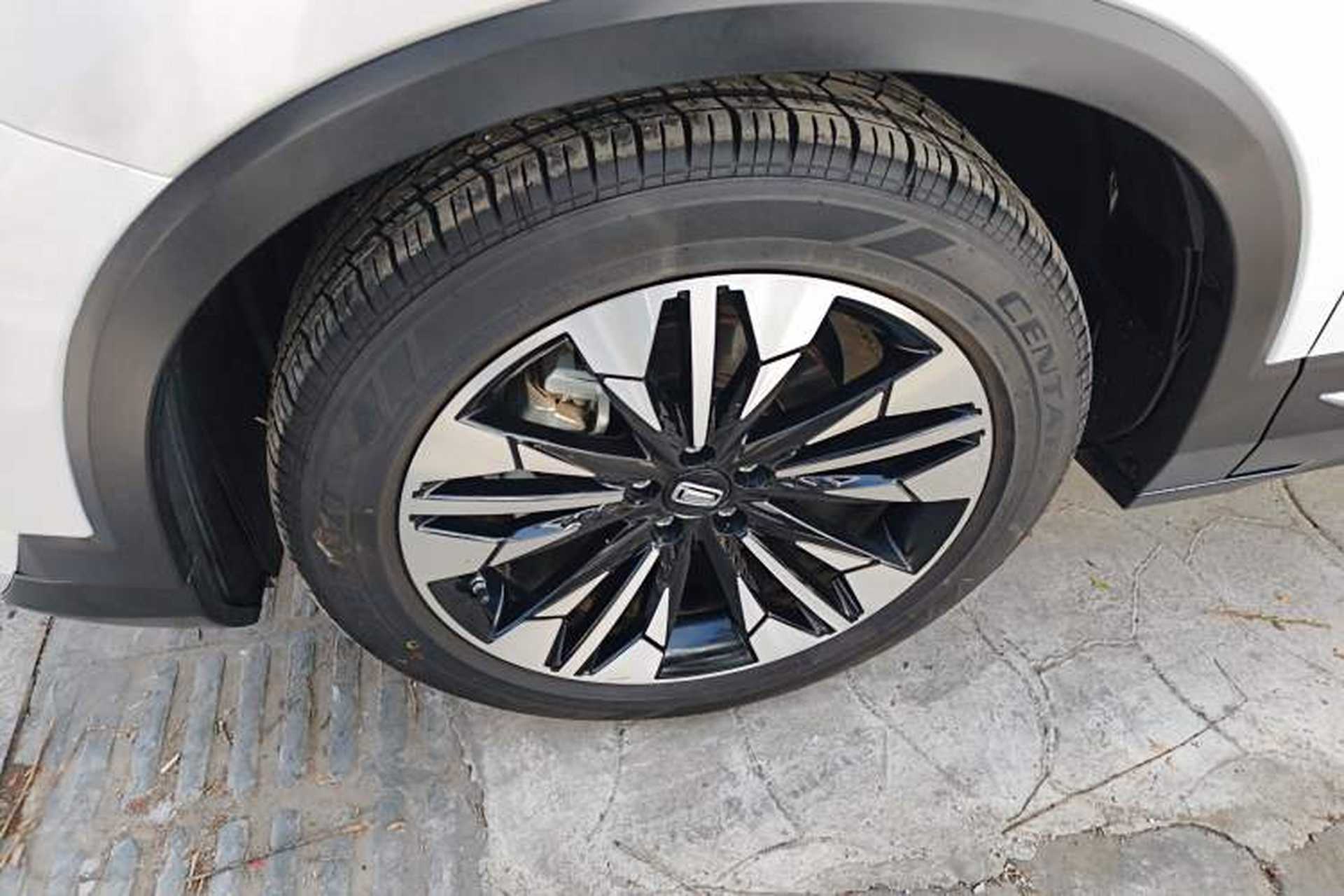 Used Bestune T77 2021 PRO 280 TID Automatic Luxury Model Left Front Wheel Hub