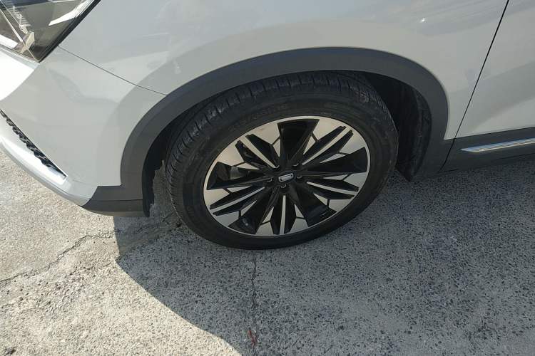 Used Bestune T77 2021 PRO 280 TID Custom Edition Left Front Wheel Hub