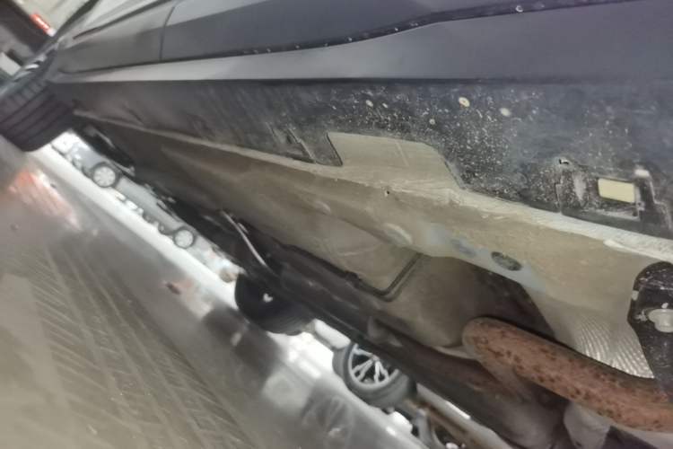 Used Bestune T77 2021 PRO 280 TID Custom Edition Left Side Sill