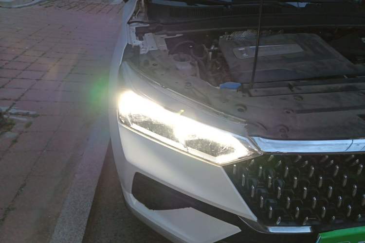 Used Bestune T77 2021 PRO 280 TID Automatic Luxury Model Right Front Headlight