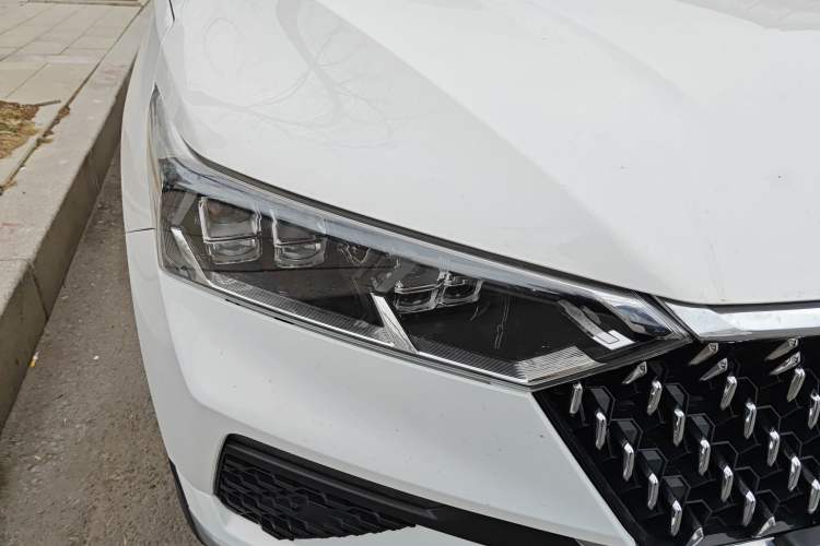 Used Bestune T77 2021 PRO 280 TID Custom Edition Right Front Headlight