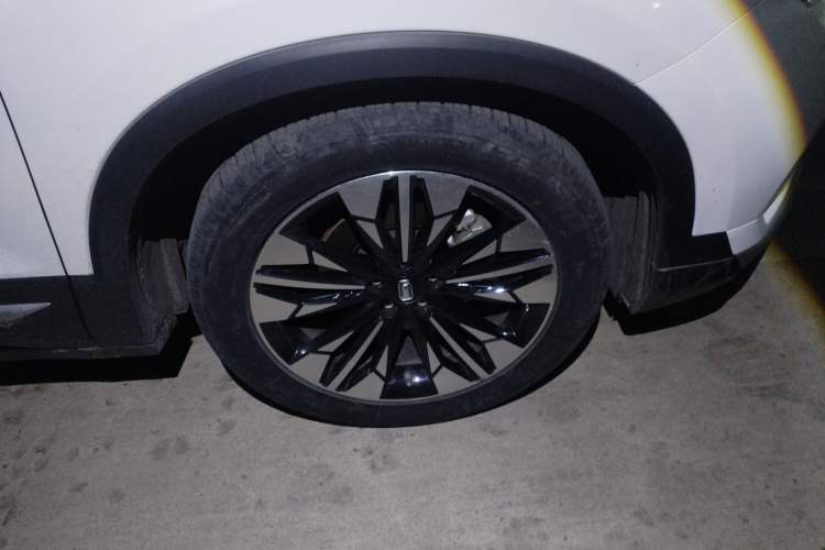 Used Bestune T77 2021 PRO 280 TID Automatic Luxury Model Right Front Wheel Hub