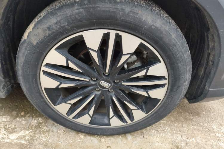 Used Bestune T77 2021 PRO 280 TID Automatic Luxury Model Right Front Wheel Hub