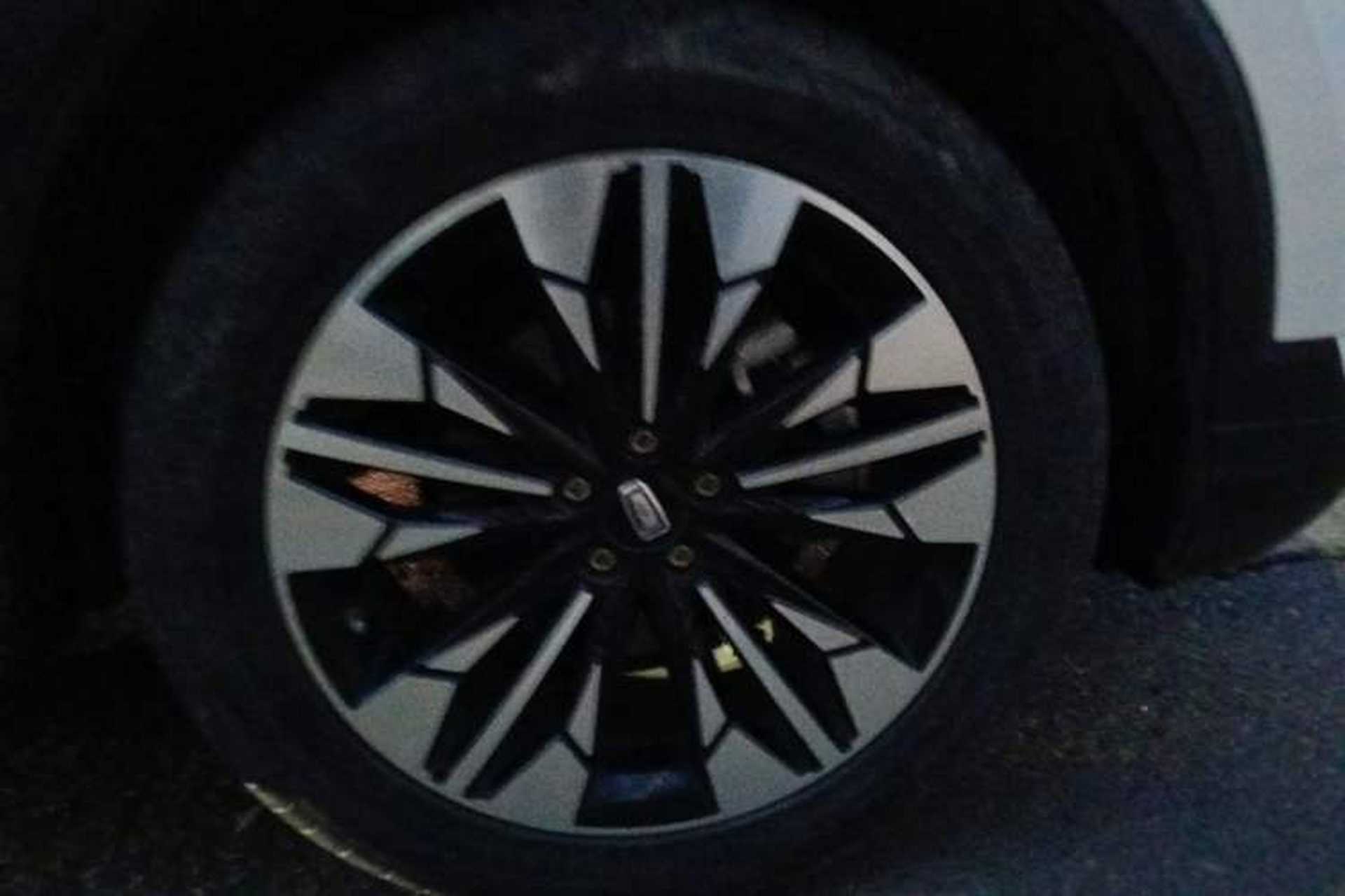 Used Bestune T77 2021 PRO 280 TID Automatic Luxury Model Right Front Wheel Hub