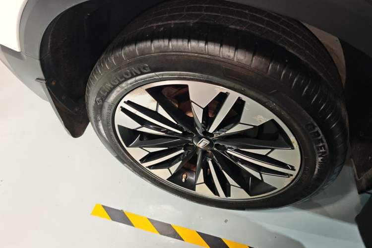Used Bestune T77 2021 PRO 280 TID Automatic Luxury Model Right Rear Wheel Hub