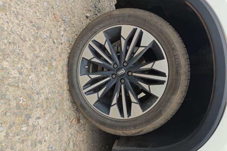 Used Bestune T77 2021 PRO 280 TID Custom Edition Right Rear Wheel Hub