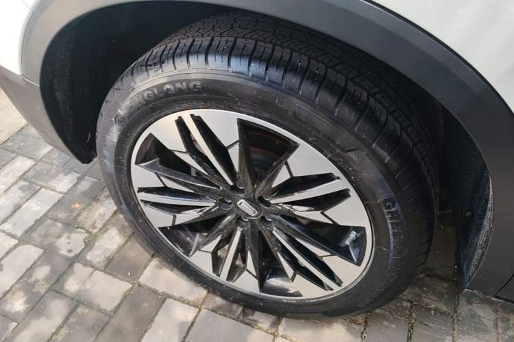 Used Bestune T77 2021 PRO 280 TID Automatic Luxury Model Right Rear Wheel Hub