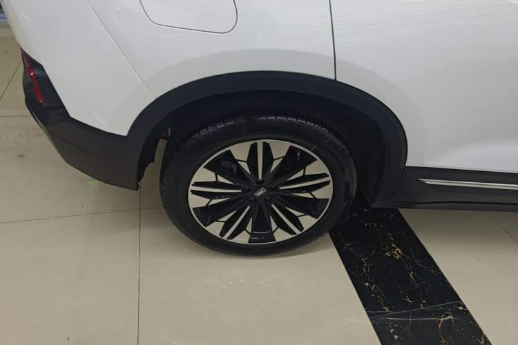 Used Bestune T77 2021 PRO 280 TID Automatic Luxury Model Right Rear Wheel Hub