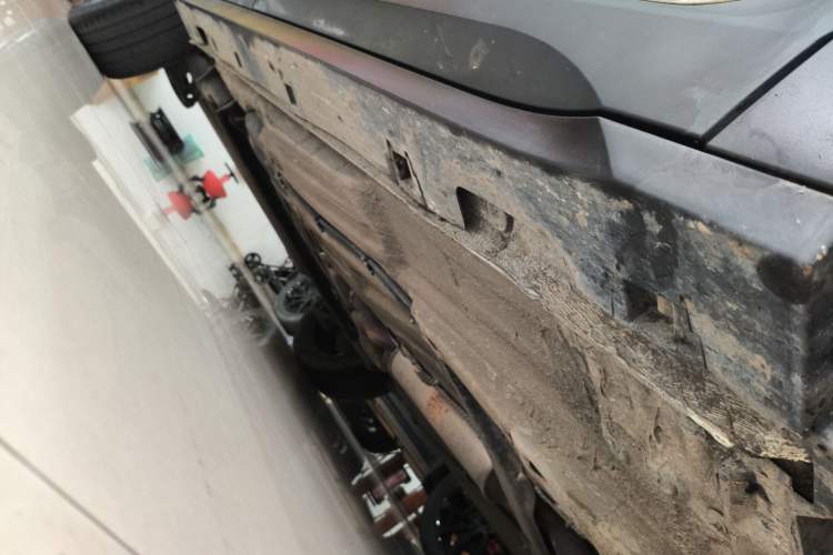 Used Bestune T77 2021 PRO 280 TID Automatic Luxury Model Right Side Sill