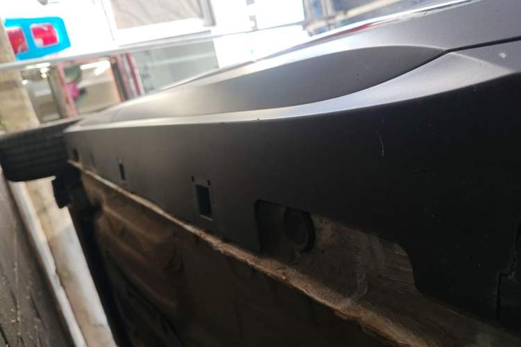 Used Bestune T77 2021 PRO 280 TID Automatic Luxury Model Right Side Sill