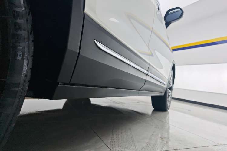 Used Bestune T77 2021 PRO 280 TID Automatic Luxury Model Right Side Sill