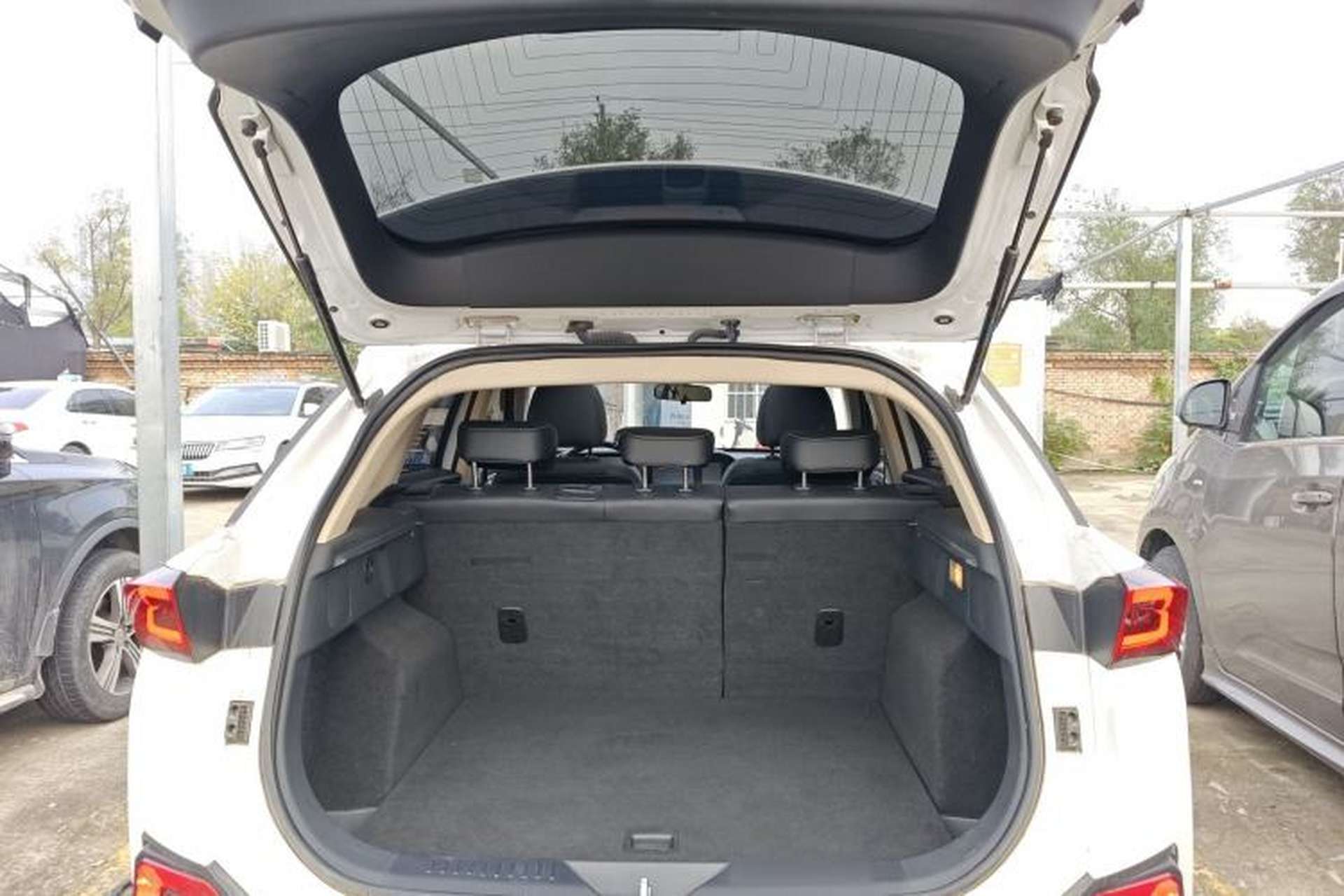 Used Bestune T77 2021 PRO 280 TID Custom Edition Trunk