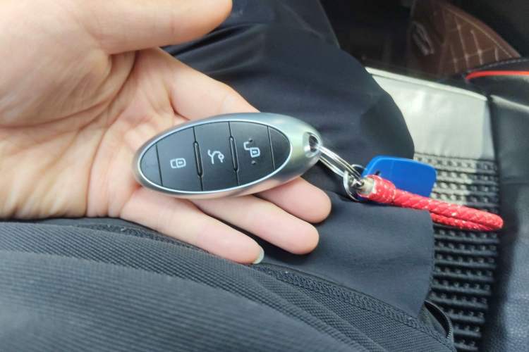 Used Bestune T77 2021 PRO 280 TID Automatic Luxury Model Vehicle Key