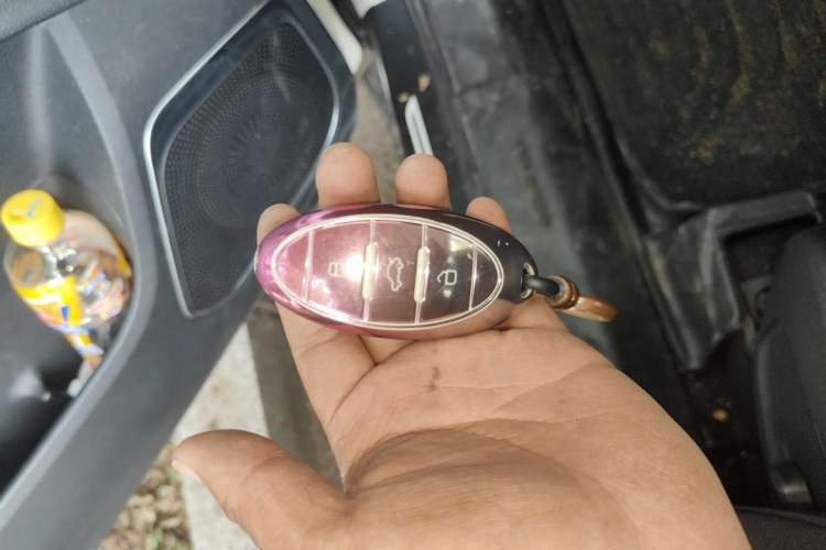 Used Bestune T77 2021 PRO 280 TID Automatic Luxury Model Vehicle Key
