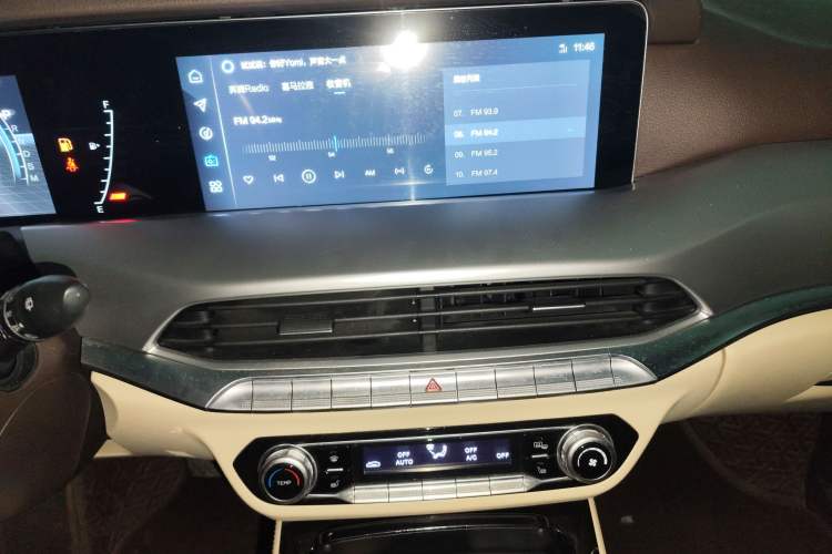 Used Bestune T77 2023 1.5T Automatic Luxury Model Audio And AC Panel