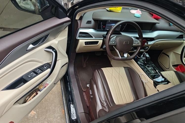 Used Bestune T77 2023 1.5T Automatic Luxury Model Driver Seat
