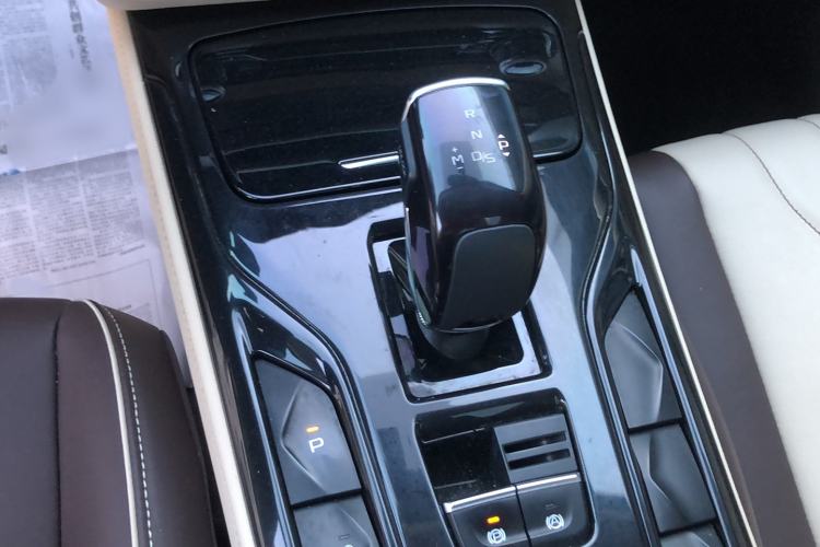 Used Bestune T77 2023 1.5T Automatic Luxury Model Gear Lever