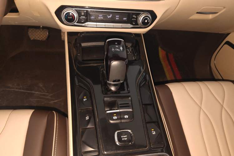 Used Bestune T77 2023 1.5T Automatic Luxury Model Gear Lever
