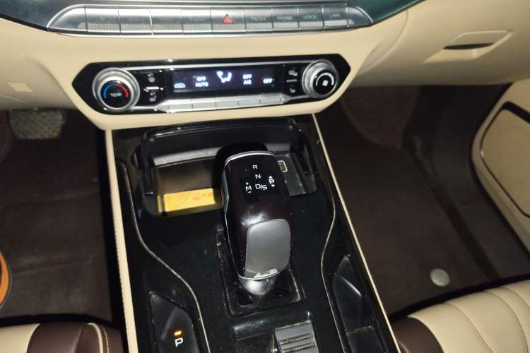 Used Bestune T77 2023 1.5T Automatic Luxury Model Gear Lever