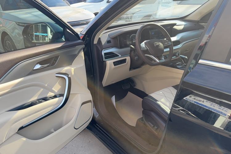 Used Bestune T77 2023 1.5T Automatic Luxury Model Interior 2
