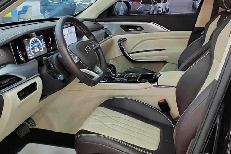 Used Bestune T77 2023 1.5T Automatic Luxury Model Interior 4