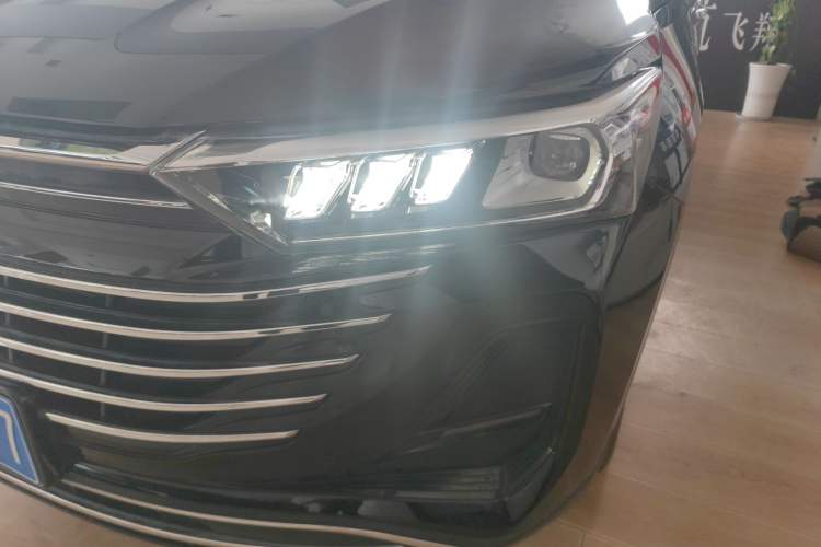 Used Bestune T77 2023 1.5T Automatic Luxury Model Left Front Headlight