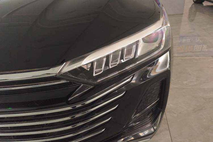 Used Bestune T77 2023 1.5T Automatic Luxury Model Left Front Headlight