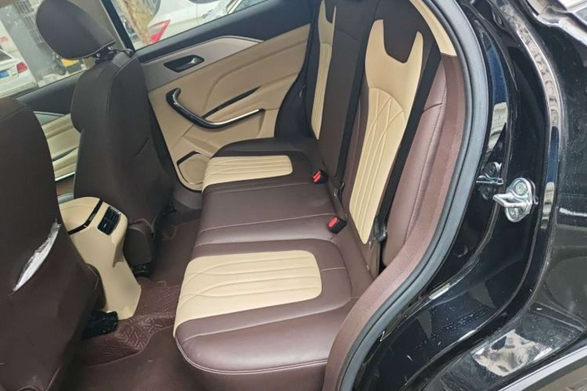 Used Bestune T77 2023 1.5T Automatic Luxury Model Left Rear Seat