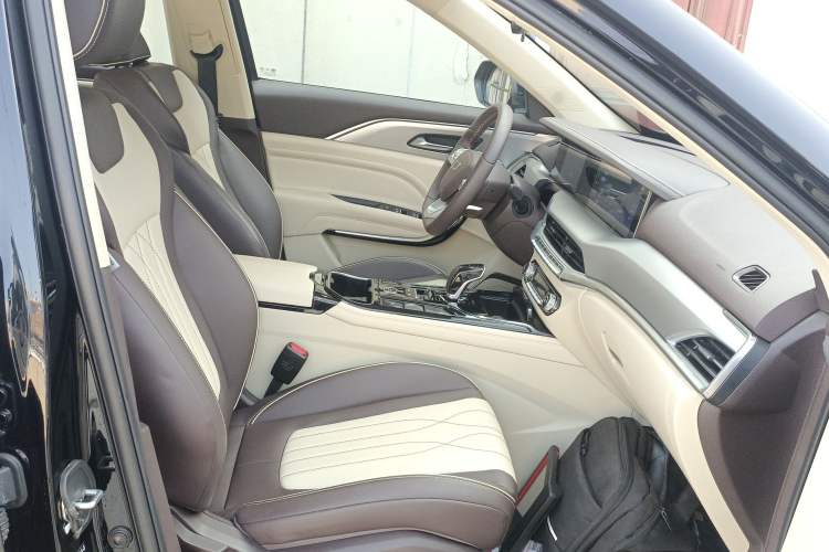 Used Bestune T77 2023 1.5T Automatic Luxury Model Right Front Seat