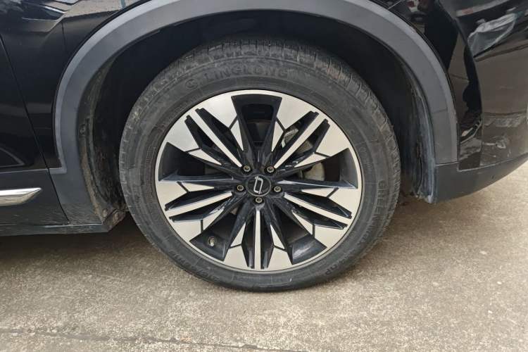 Used Bestune T77 2023 1.5T Automatic Luxury Model Right Front Wheel Hub