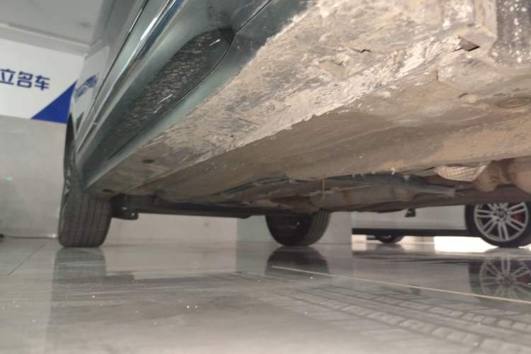 Used Bestune T77 2023 1.5T Automatic Luxury Model Right Side Sill