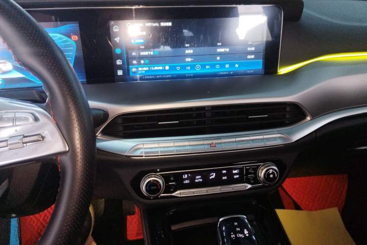 Used Bestune T77 2023 1.5T Automatic Premium Edition Audio And AC Panel