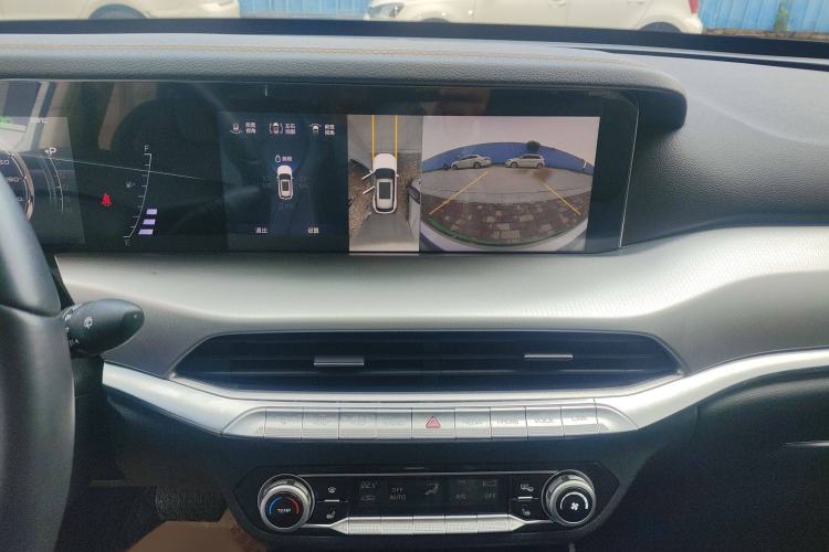 Used Bestune T77 2023 1.5T Automatic Luxury Model Audio And AC Panel