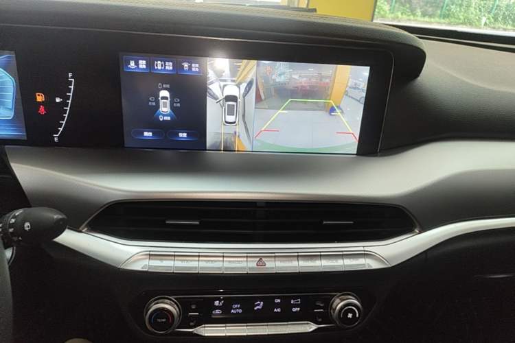 Used Bestune T77 2023 1.5T Automatic Luxury Model Audio And AC Panel