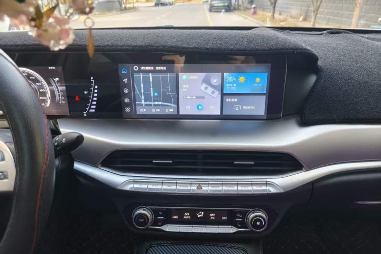 Used Bestune T77 2023 1.5T Automatic Luxury Model Audio And AC Panel