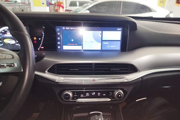 Used Bestune T77 2023 1.5T Automatic Luxury Model Audio And AC Panel