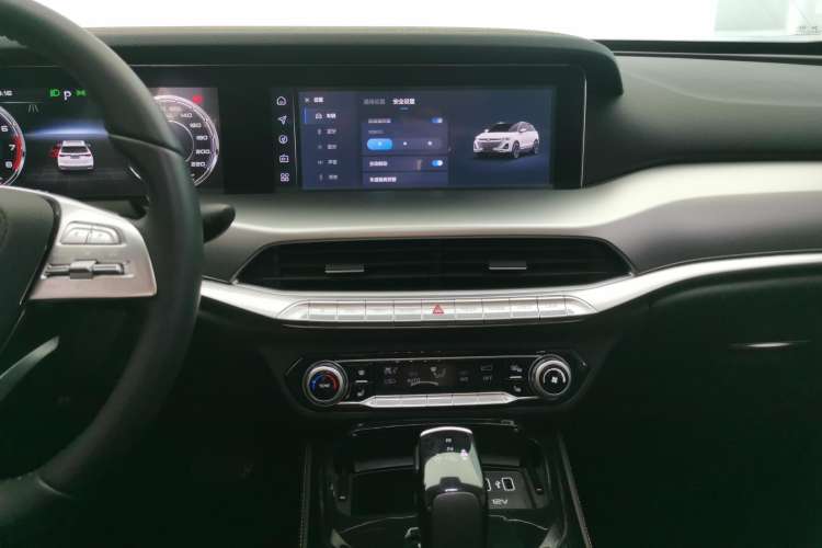 Used Bestune T77 2023 1.5T Automatic Premium Edition Audio And AC Panel