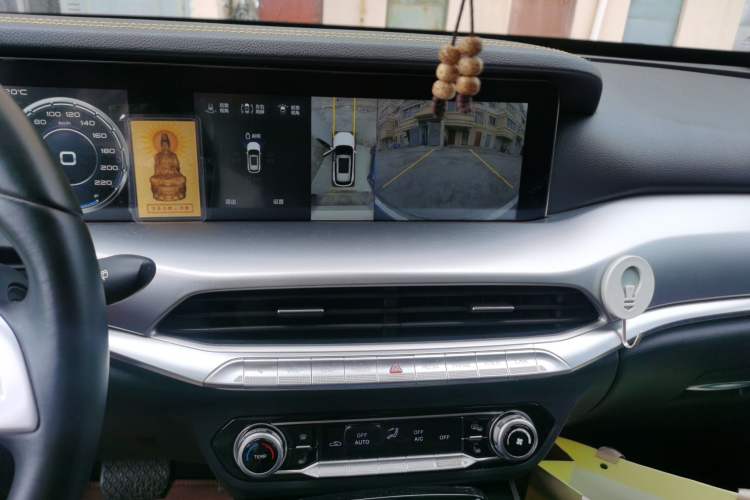 Used Bestune T77 2023 1.5T Automatic Premium Edition Audio And AC Panel