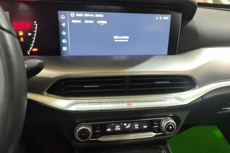 Used Bestune T77 2023 1.5T Automatic Luxury Model Audio And AC Panel