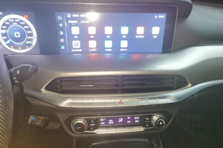 Used Bestune T77 2023 1.5T Automatic Luxury Model Audio And AC Panel