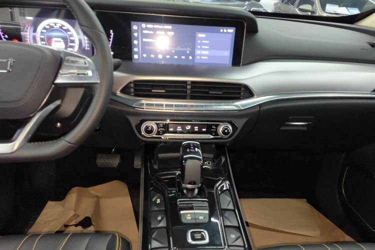 Used Bestune T77 2023 1.5T Automatic Luxury Model Audio And AC Panel